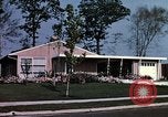 Image la vie dans Levittown Bucks County Pennsylvania United States USA, 1959, de la seconde 38 séquences d'archives historiques vidéo 65675025924