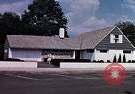Image la vie dans Levittown Bucks County Pennsylvania United States USA, 1959, de la seconde 49 séquences d'archives historiques vidéo 65675025924