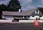 Image la vie dans Levittown Bucks County Pennsylvania United States USA, 1959, de la seconde 52 séquences d'archives historiques vidéo 65675025924