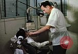 Image la vie dans Levittown Bucks County Pennsylvania United States USA, 1959, de la seconde 57 séquences d'archives historiques vidéo 65675025924
