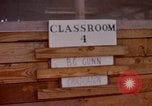 Image L'exercice de leur diplôme sous-officier Dong Tam Vietnam, 1969, de la seconde 21 séquences d'archives historiques vidéo 65675025959