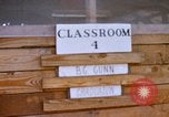 Image L'exercice de leur diplôme sous-officier Dong Tam Vietnam, 1969, de la seconde 30 séquences d'archives historiques vidéo 65675025959