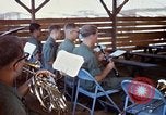 Image L'exercice de leur diplôme sous-officier Dong Tam Vietnam, 1969, de la seconde 36 séquences d'archives historiques vidéo 65675025959