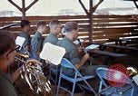 Image L'exercice de leur diplôme sous-officier Dong Tam Vietnam, 1969, de la seconde 37 séquences d'archives historiques vidéo 65675025959
