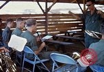Image L'exercice de leur diplôme sous-officier Dong Tam Vietnam, 1969, de la seconde 41 séquences d'archives historiques vidéo 65675025959