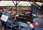 Image L'exercice de leur diplôme sous-officier Dong Tam Vietnam, 1969, de la seconde 42 séquences d'archives historiques vidéo 65675025959