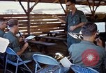 Image L'exercice de leur diplôme sous-officier Dong Tam Vietnam, 1969, de la seconde 44 séquences d'archives historiques vidéo 65675025959
