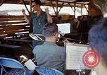 Image L'exercice de leur diplôme sous-officier Dong Tam Vietnam, 1969, de la seconde 49 séquences d'archives historiques vidéo 65675025959