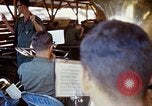 Image L'exercice de leur diplôme sous-officier Dong Tam Vietnam, 1969, de la seconde 54 séquences d'archives historiques vidéo 65675025959