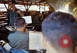 Image L'exercice de leur diplôme sous-officier Dong Tam Vietnam, 1969, de la seconde 55 séquences d'archives historiques vidéo 65675025959