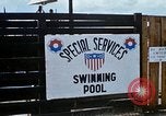 Standbild Swimmingpool Dong Tam Vietnam, 1969, aus Sekunde 10 historischem Filmmaterial Videoclip 65675025963