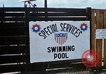 Standbild Swimmingpool Dong Tam Vietnam, 1969, aus Sekunde 13 historischem Filmmaterial Videoclip 65675025963