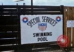 Standbild Swimmingpool Dong Tam Vietnam, 1969, aus Sekunde 14 historischem Filmmaterial Videoclip 65675025963