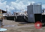Standbild Swimmingpool Dong Tam Vietnam, 1969, aus Sekunde 21 historischem Filmmaterial Videoclip 65675025963