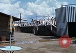 Standbild Swimmingpool Dong Tam Vietnam, 1969, aus Sekunde 27 historischem Filmmaterial Videoclip 65675025963