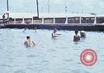 Standbild Swimmingpool Dong Tam Vietnam, 1969, aus Sekunde 39 historischem Filmmaterial Videoclip 65675025963