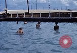 Standbild Swimmingpool Dong Tam Vietnam, 1969, aus Sekunde 41 historischem Filmmaterial Videoclip 65675025963