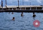 Standbild Swimmingpool Dong Tam Vietnam, 1969, aus Sekunde 44 historischem Filmmaterial Videoclip 65675025963