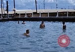 Standbild Swimmingpool Dong Tam Vietnam, 1969, aus Sekunde 45 historischem Filmmaterial Videoclip 65675025963