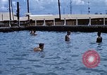 Standbild Swimmingpool Dong Tam Vietnam, 1969, aus Sekunde 47 historischem Filmmaterial Videoclip 65675025963