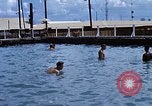 Standbild Swimmingpool Dong Tam Vietnam, 1969, aus Sekunde 48 historischem Filmmaterial Videoclip 65675025963