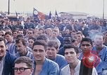 Standbild Bob Hope anzeigen Pleiku Süd Vietnam Camp Enari, 1967, aus Sekunde 8 historischem Filmmaterial Videoclip 65675025969