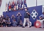 Standbild Bob Hope anzeigen Pleiku Süd Vietnam Camp Enari, 1967, aus Sekunde 32 historischem Filmmaterial Videoclip 65675025969