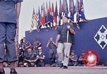 Standbild Bob Hope anzeigen Pleiku Süd Vietnam Camp Enari, 1967, aus Sekunde 33 historischem Filmmaterial Videoclip 65675025969