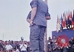 Standbild Bob Hope anzeigen Pleiku Süd Vietnam Camp Enari, 1967, aus Sekunde 37 historischem Filmmaterial Videoclip 65675025969