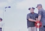 Standbild Bob Hope anzeigen Pleiku Süd Vietnam Camp Enari, 1967, aus Sekunde 40 historischem Filmmaterial Videoclip 65675025969