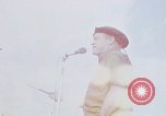 Standbild Bob Hope anzeigen Pleiku Süd Vietnam Camp Enari, 1967, aus Sekunde 52 historischem Filmmaterial Videoclip 65675025969