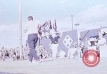 Standbild Bob Hope anzeigen Pleiku Süd Vietnam Camp Enari, 1967, aus Sekunde 1 historischem Filmmaterial Videoclip 65675025970