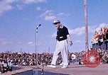 Standbild Bob Hope anzeigen Pleiku Süd Vietnam Camp Enari, 1967, aus Sekunde 5 historischem Filmmaterial Videoclip 65675025970