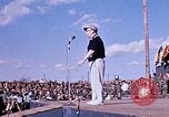 Standbild Bob Hope anzeigen Pleiku Süd Vietnam Camp Enari, 1967, aus Sekunde 7 historischem Filmmaterial Videoclip 65675025970