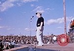 Standbild Bob Hope anzeigen Pleiku Süd Vietnam Camp Enari, 1967, aus Sekunde 8 historischem Filmmaterial Videoclip 65675025970