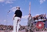 Standbild Bob Hope anzeigen Pleiku Süd Vietnam Camp Enari, 1967, aus Sekunde 11 historischem Filmmaterial Videoclip 65675025970