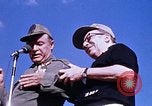 Standbild Bob Hope anzeigen Pleiku Süd Vietnam Camp Enari, 1967, aus Sekunde 24 historischem Filmmaterial Videoclip 65675025970