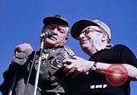 Standbild Bob Hope anzeigen Pleiku Süd Vietnam Camp Enari, 1967, aus Sekunde 44 historischem Filmmaterial Videoclip 65675025970