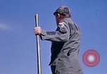 Standbild Bob Hope anzeigen Pleiku Süd Vietnam Camp Enari, 1967, aus Sekunde 59 historischem Filmmaterial Videoclip 65675025970