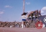 Standbild Bob Hope anzeigen Pleiku Süd Vietnam Camp Enari, 1967, aus Sekunde 26 historischem Filmmaterial Videoclip 65675025971
