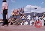 Standbild Bob Hope anzeigen Pleiku Süd Vietnam Camp Enari, 1967, aus Sekunde 32 historischem Filmmaterial Videoclip 65675025971