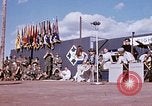 Standbild Bob Hope anzeigen Pleiku Süd Vietnam Camp Enari, 1967, aus Sekunde 33 historischem Filmmaterial Videoclip 65675025971