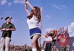 Standbild Bob Hope anzeigen Pleiku Süd Vietnam Camp Enari, 1967, aus Sekunde 35 historischem Filmmaterial Videoclip 65675025971