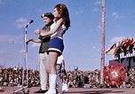Standbild Bob Hope anzeigen Pleiku Süd Vietnam Camp Enari, 1967, aus Sekunde 39 historischem Filmmaterial Videoclip 65675025971