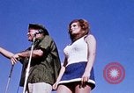 Standbild Bob Hope anzeigen Pleiku Süd Vietnam Camp Enari, 1967, aus Sekunde 46 historischem Filmmaterial Videoclip 65675025971