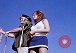 Standbild Bob Hope anzeigen Pleiku Süd Vietnam Camp Enari, 1967, aus Sekunde 47 historischem Filmmaterial Videoclip 65675025971