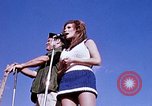 Standbild Bob Hope anzeigen Pleiku Süd Vietnam Camp Enari, 1967, aus Sekunde 49 historischem Filmmaterial Videoclip 65675025971