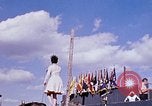 Immagine di Bob Hope Visualizza Pleiku Vietnam del Sud Camp Enari, 1967, secondo 24 filmato di repertorio 65675025972