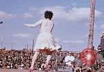 Immagine di Bob Hope Visualizza Pleiku Vietnam del Sud Camp Enari, 1967, secondo 50 filmato di repertorio 65675025972