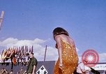 Immagine di Bob Hope Visualizza Pleiku Vietnam del Sud Camp Enari, 1967, secondo 3 filmato di repertorio 65675025974